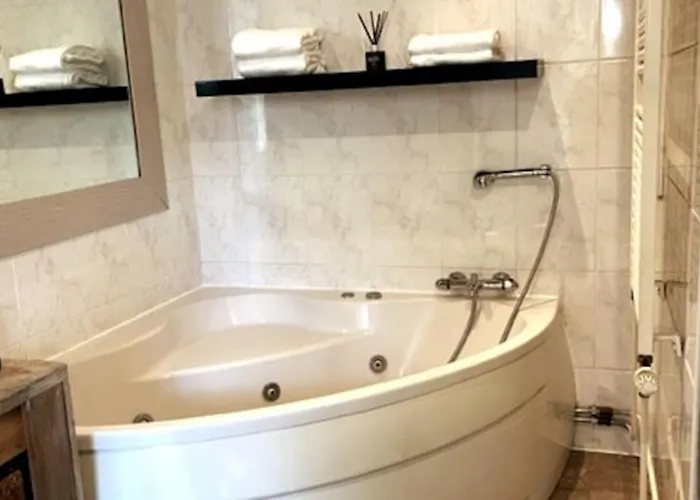 Gezellige Knusse Met Bubbelbad شقة هاوْسِن