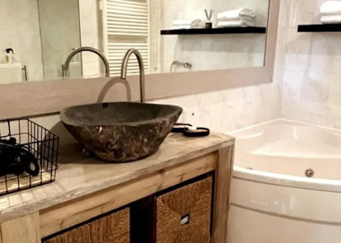 Gezellige Knusse Met Bubbelbad * هاوْسِن