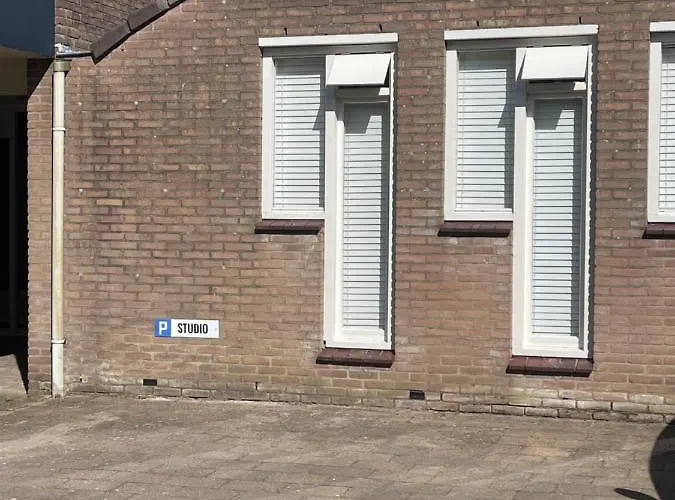 Gezellige Knusse Met Bubbelbad شقة هاوْسِن